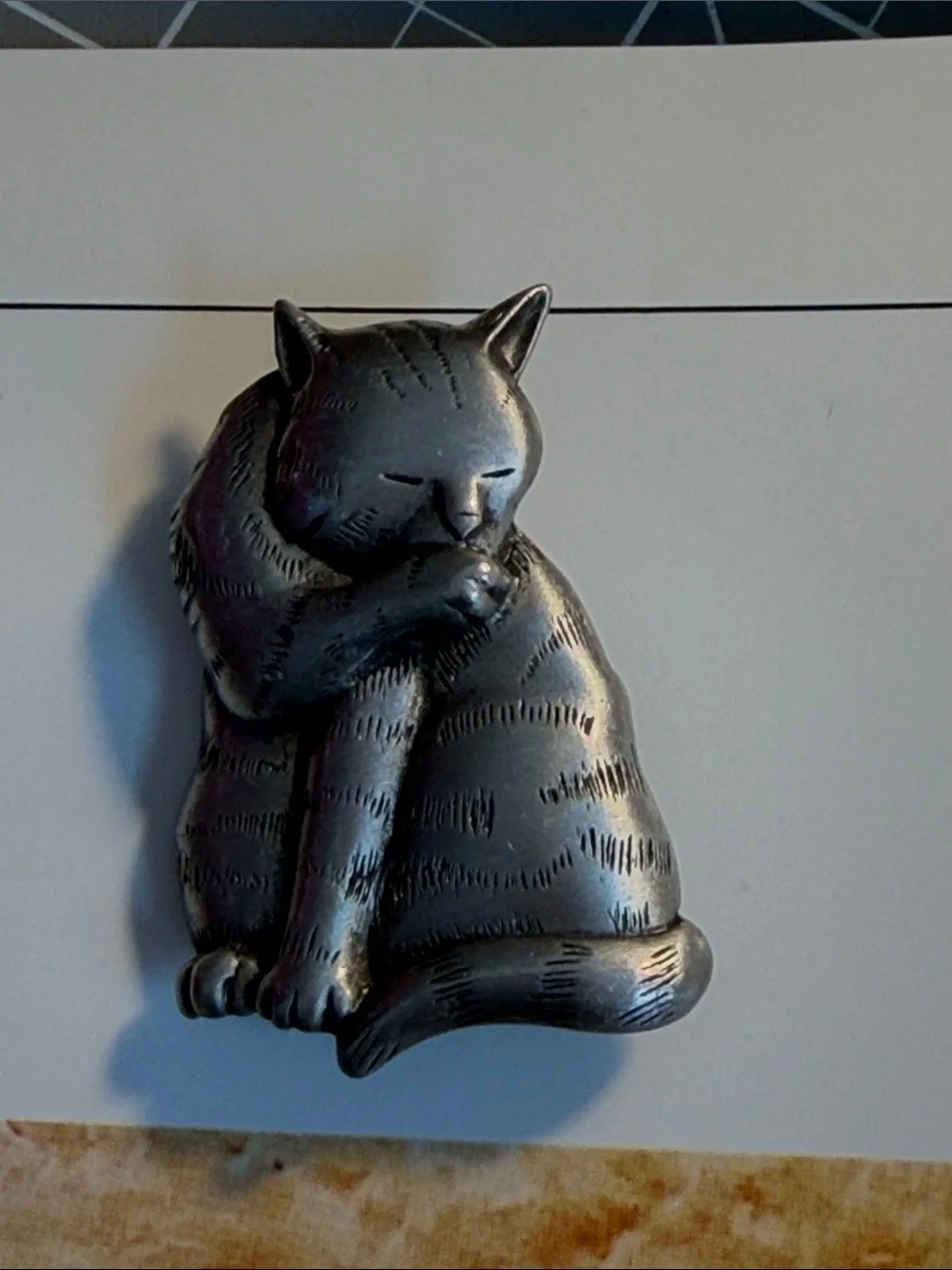 JJ Jonette Vintage Pewter Signed Cat Bathing Itself Brooch.